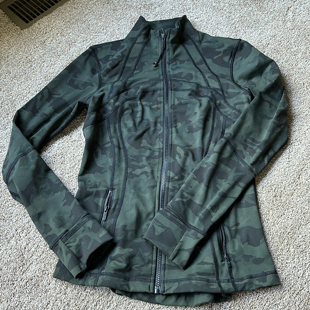 lululemon athletica Camouflage Jacket - Green